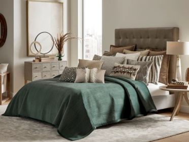 Amara Green Queen Quilt