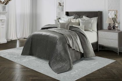 Maya Queen Dark Grey And Silver Quilt Set